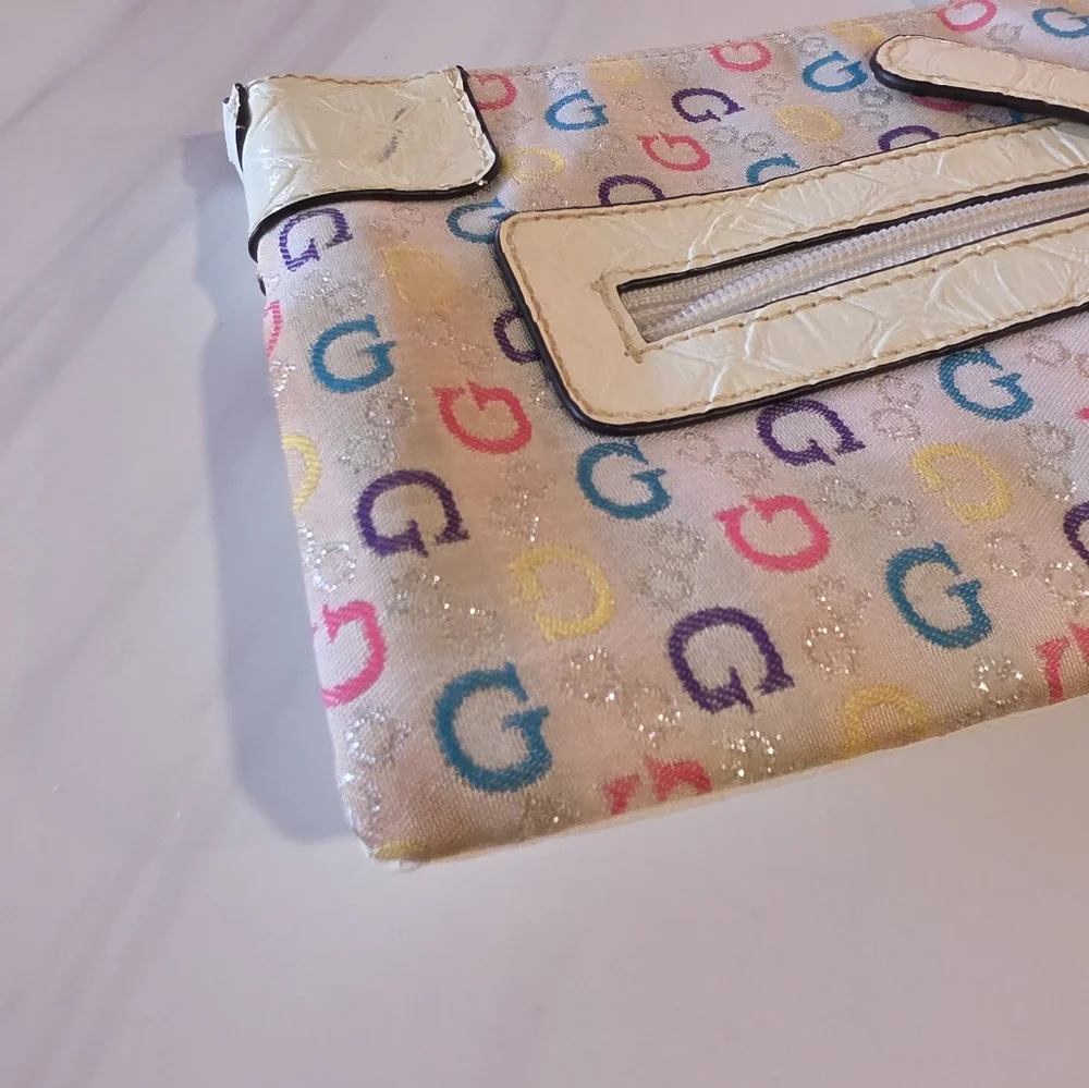 Guess Y2K Vintage Wristlet Candy Color Cream Clutch Retro G Logo Design